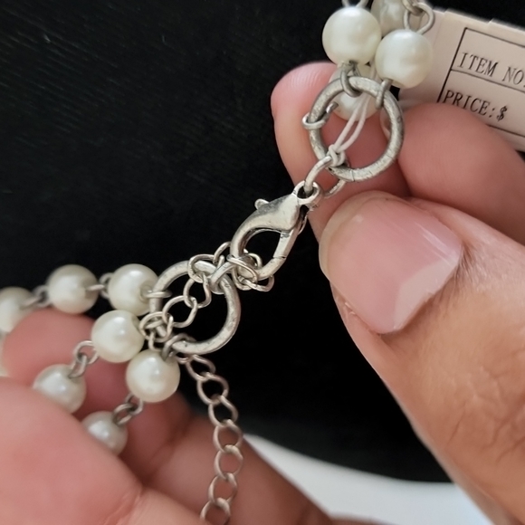 NWT Pearl and Silver Elegance Necklace - Picture 6 of 8